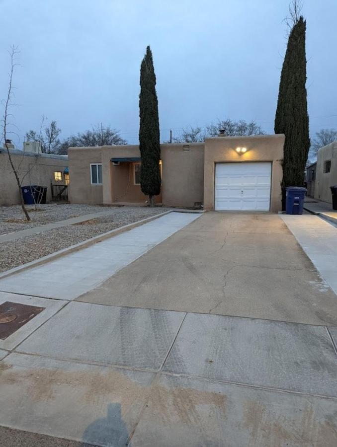 Amazing 2Br Home - Steps To Unm North Campus Albuquerque Exterior photo